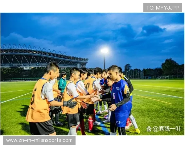 球员在青训营担任客座讲师促进经验传承